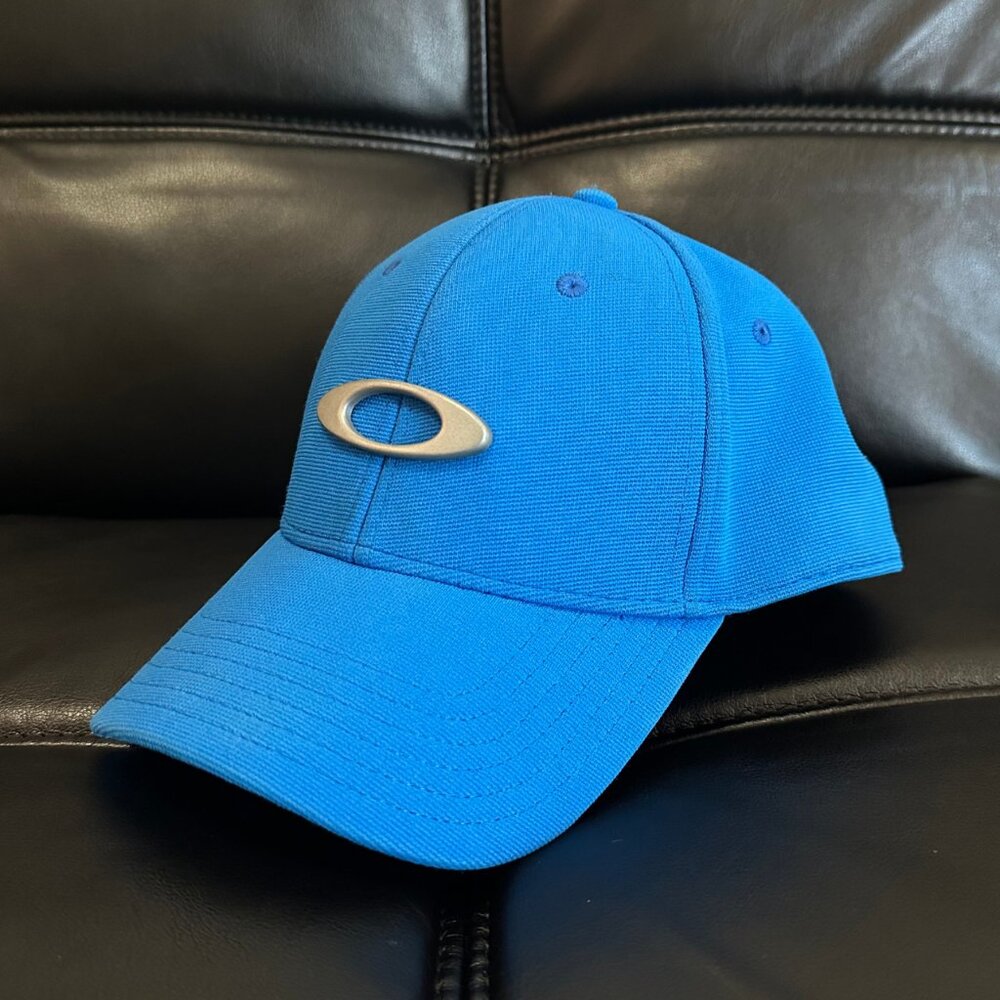 Oakley Logo Men's Flex Fit Hat Cap Blue